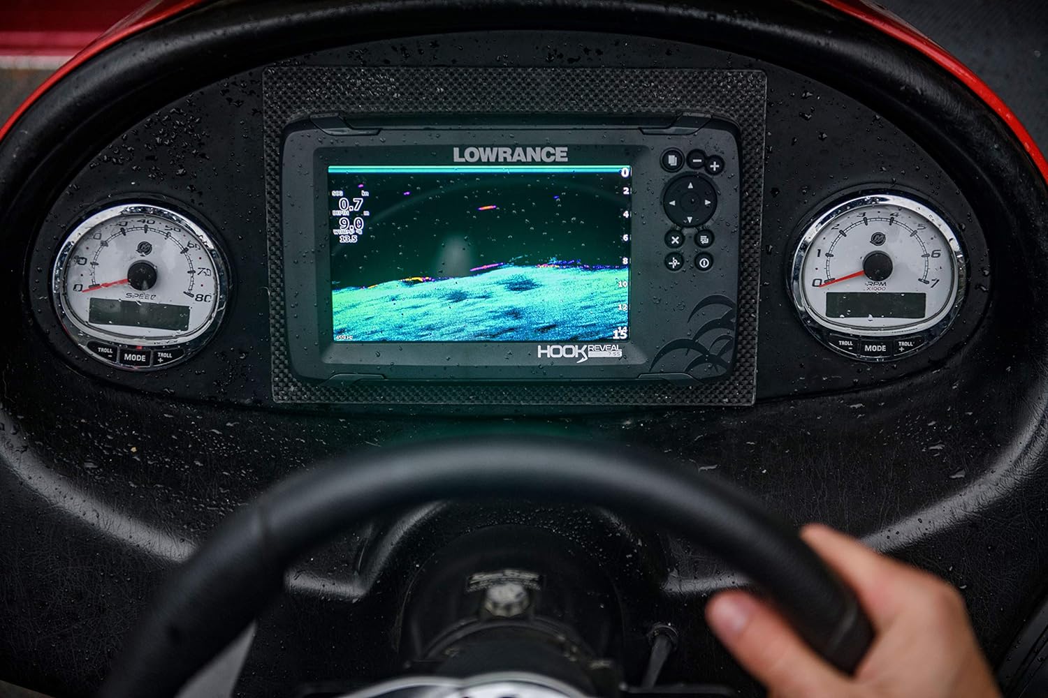 Lowrance Hook Reveal 7 Inch Fish Finders With Transducer, Plus Optional Preloaded Maps